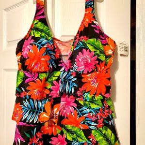 New Shape Solver Tankini Top 22W